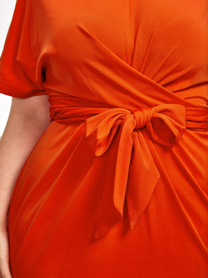 Orange Kleid mit Rundhalsausschnitt & Frontknoten