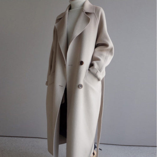 Laura's Elegant Winter Wool Coat